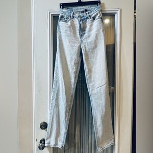 AE Strigid Super High-Waisted Crossover Baggy Straight Jean